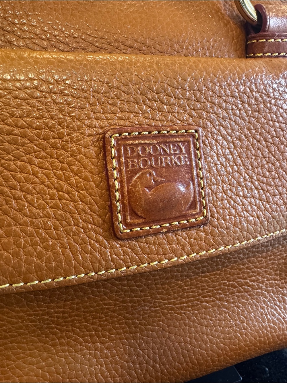 🦆Dooney & Bourke Florentine Pocket Satchel Natural Tan Cognac Leather Crossbody - Picture 2 of 16